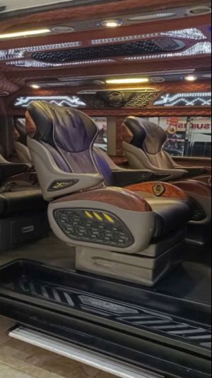 Xe Ford Transit Limousine 2018