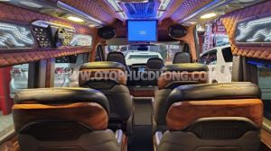 Xe Ford Transit Limousine 2018