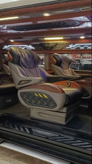 Xe Ford Transit Limousine 2018