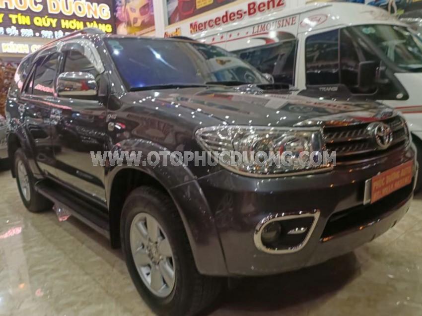 Toyota Fortuner 2.5G 2010