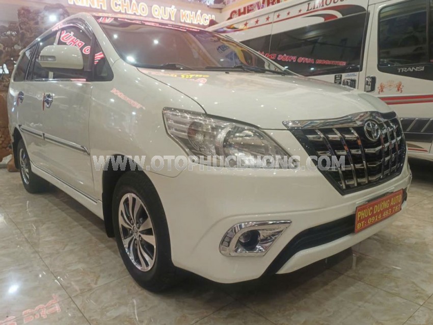 Toyota Innova 2.0E 2015