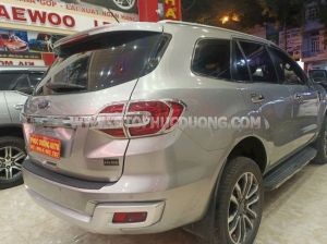 Xe Ford Everest Titanium 2.0L 4x2 AT 2018