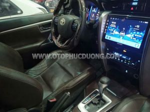 Xe Toyota Fortuner 2.7V 4x2 AT 2017