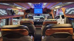 Xe Ford Transit Limousine 2018