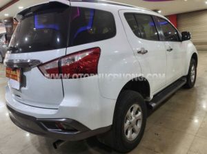 Xe Isuzu MU-X B7 1.9 4X2 MT 2021