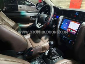 Xe Toyota Fortuner 2.4G 4x2 MT 2019