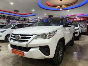Xe Toyota Fortuner 2.4G 4x2 MT 2017