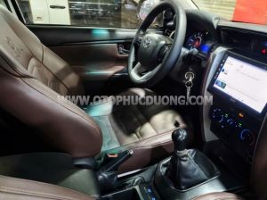 Xe Toyota Fortuner 2.4G 4x2 MT 2017