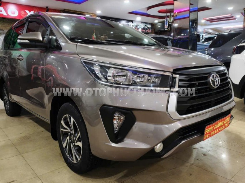 Toyota Innova E 2.0 MT 2022