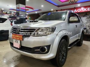 Xe Toyota Fortuner 2.5G 2015