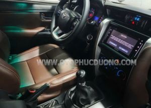 Xe Toyota Fortuner 2.4G 4x2 AT 2018