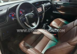 Xe Toyota Fortuner 2.4G 4x2 MT 2018