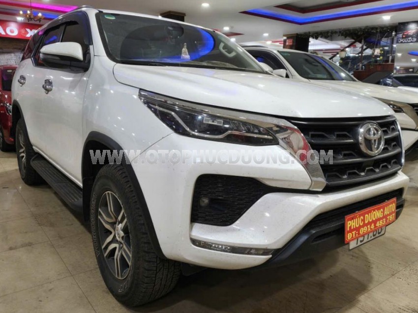 Toyota Hilux 2.4L 4x2 AT 2024