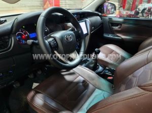 Xe Toyota Fortuner 2.4G 4x2 MT 2017