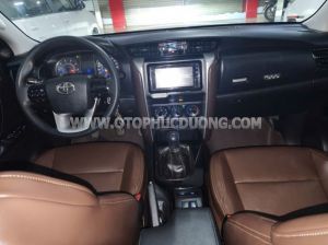 Xe Toyota Fortuner 2.4G 4x2 MT 2020