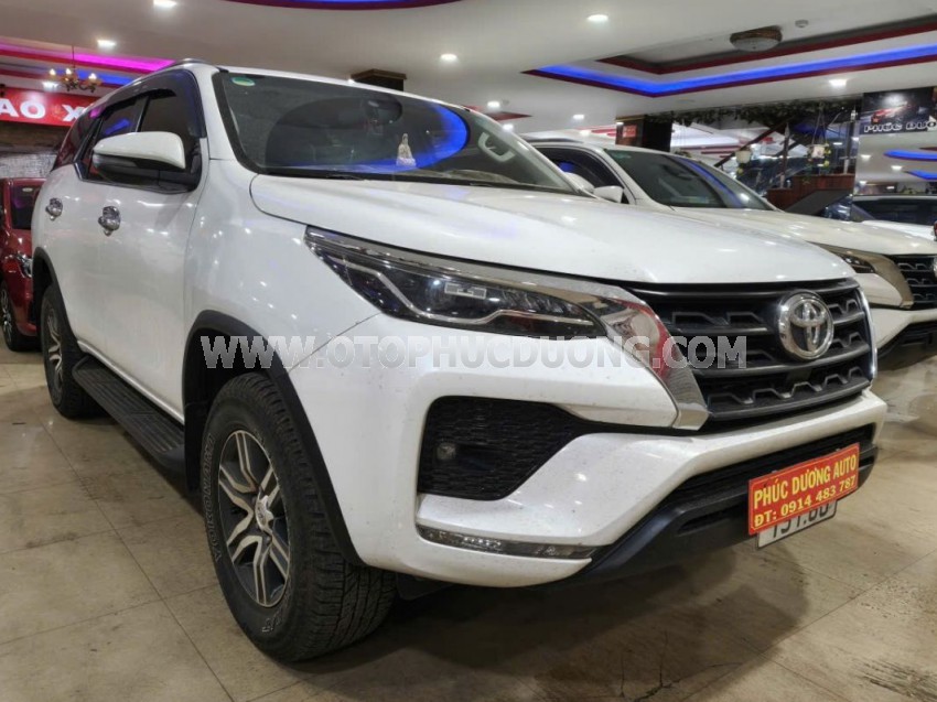 Toyota Hilux 2.4L 4x2 AT 2024