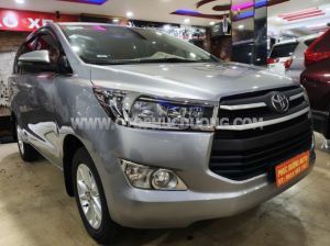 Toyota Innova 2.0E